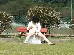 女性は彼女のお尻を与える 女の子 用 エ ...